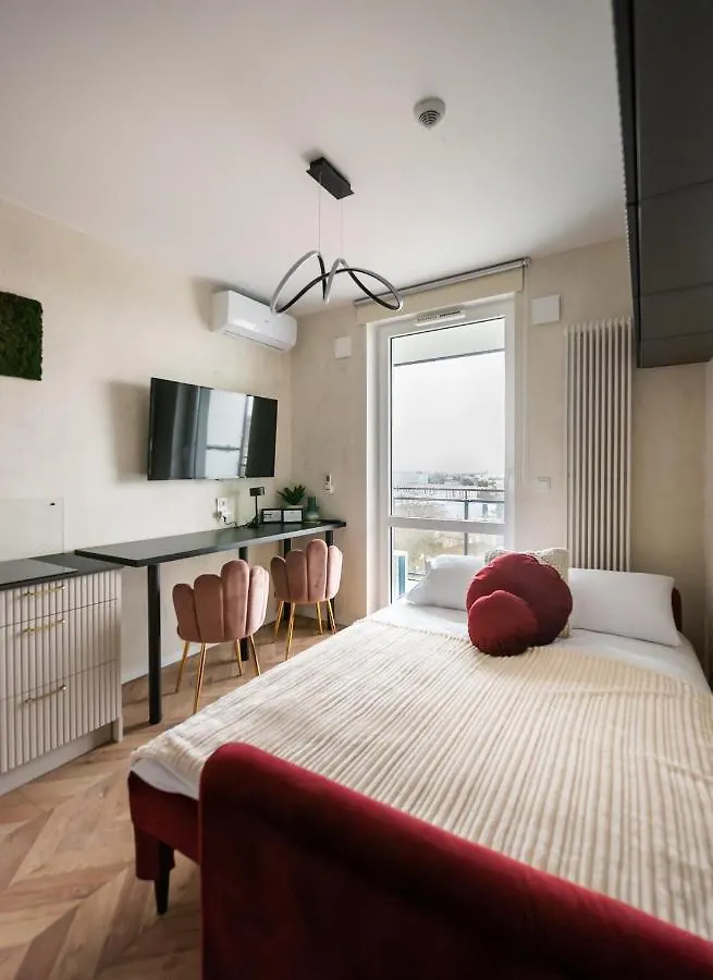 Wlochy Ruby Apartment Warsaw Poland